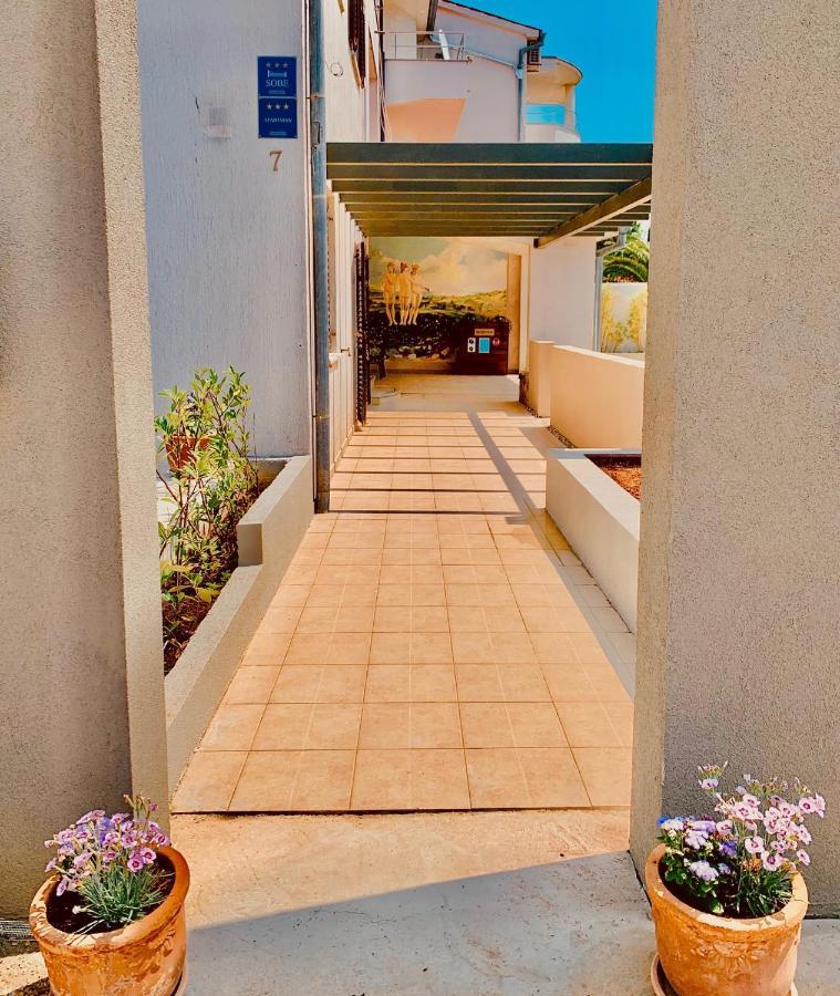 באניולה Linc Rooms & Apartments מראה חיצוני תמונה