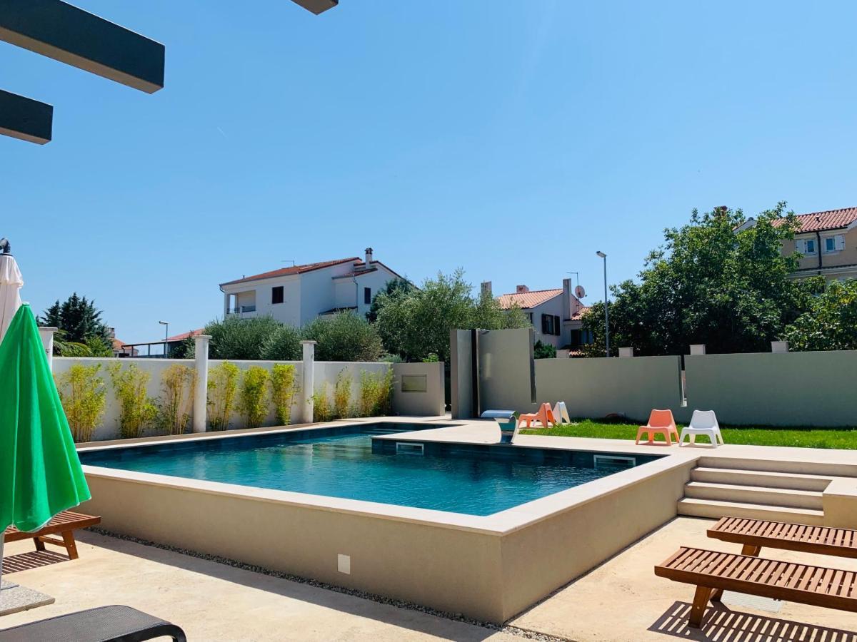 באניולה Linc Rooms & Apartments מראה חיצוני תמונה