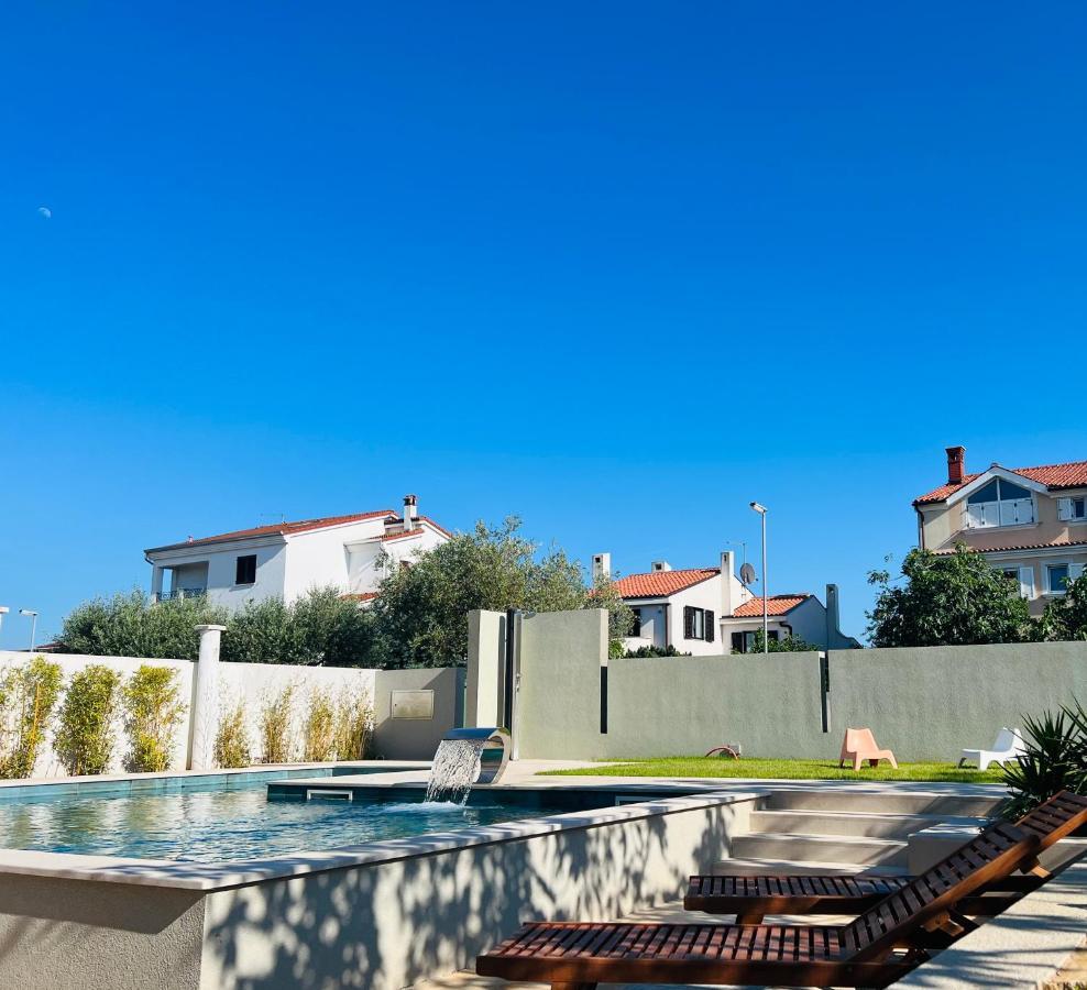 באניולה Linc Rooms & Apartments מראה חיצוני תמונה
