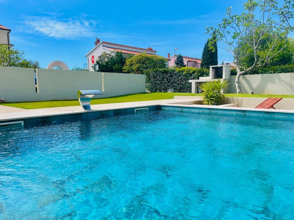 באניולה Linc Rooms & Apartments מראה חיצוני תמונה