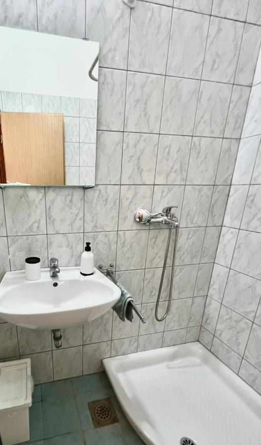 באניולה Linc Rooms & Apartments מראה חיצוני תמונה